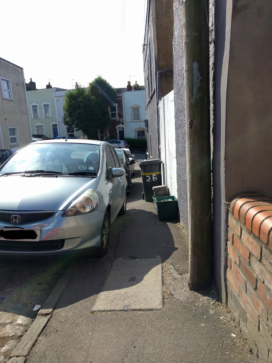 cooper_karen's tweet photo. @SimsonPete @bbcrb ...and don't get me started on pavement parking on bin day (especially when pushing a pram / with a child on a scooter)... https://t.co/oYqKUX0P2X