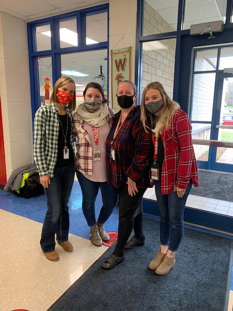 HortonvilleSD's tweet image. Last week GES teachers transitioned into the new fall season and had some fun dressing in their FALL FLANNEL!
🍂
🍁
🌻
#FallFlannel #GES #HASD #FlannelSeason #FallFashion #Staff #Teachers