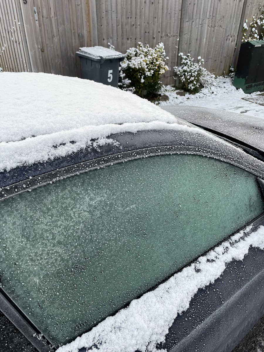 thesupercarsta1's tweet photo. The joys of frameless windows. Door frozen shut! #bmw #bmwf32 #bmw4series #bmw430d #framelesswindows #uksnow #winterproblems https://t.co/ABFEXmN3X9