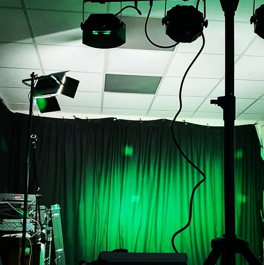 New toys at the studio for some upcoming projects 👀😲💡

.
.
.
.
.
.
#tonespherestudios #tonesphere #lights #stagelighting #livestreamstudio #recordingstudio #livemusic #studioequipment #stageequipment #taunton #tauntonsomerset #tauntonmusic #somerset