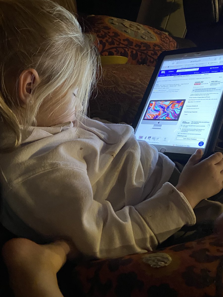 Passed smooth out looking at Cyber Deals on things she ain’t getting 😂 <a href="/JordanEast8/">J EAST</a>