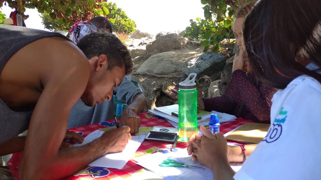 InsopescaG's tweet photo. Con organización democrática funcionarios de @insopesca, @Minpescave2 y el Estado Mayor de Pesca de la Guaira verificaron y certificaron las elecciones del Conppa Virgen del Valle de Naiguatá
#CongresoDeCiencia2021
#VenezuelaComePescado
@juanlayavargas 
@nicmaduroguerra https://t.co/FDERqRL9rK