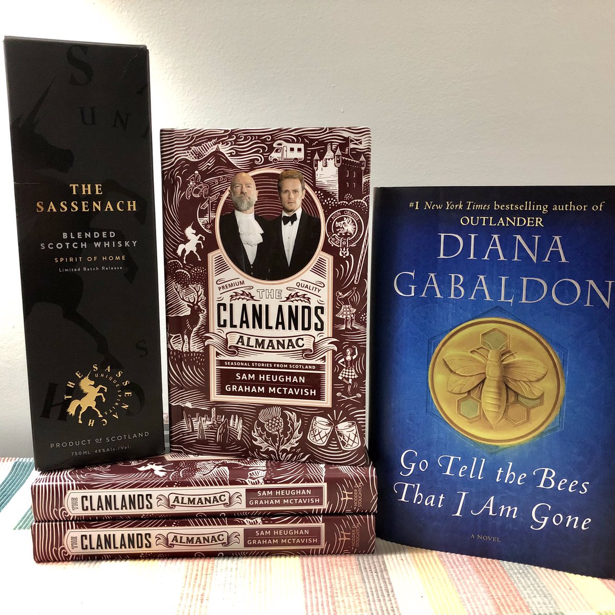 Dinna fash friends, I’ve got everything I need this holiday season, and some premium quality #ClanlandsAlmanac to share! Thank you <a href="/SamHeughan/">Sam Heughan</a> <a href="/grahammctavish/">.</a> <a href="/Writer_DG/">Diana Gabaldon</a> <a href="/SassenachSpirit/">Sassenach Spirits</a> for keeping my spirit bright. #Outlander
