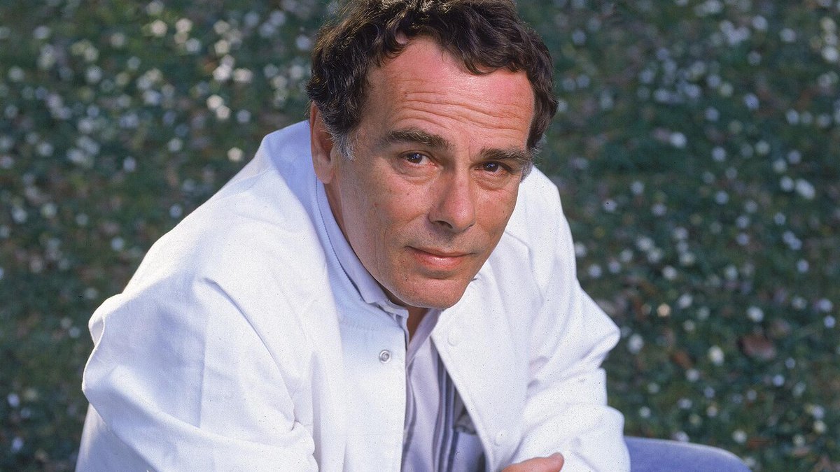 Comix_N_Games's tweet photo. I just found out about the passing of Dean Stockwell. This apparently happened about 2 weeks ago (November 7th). I'm deeply saddened as I always held him in high regard as an actor (especially from his role on #QuantumLeap). #RIPDeanStockwell https://t.co/ud83GcBj5k