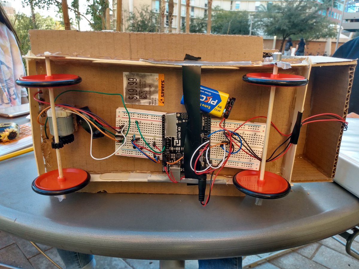 FSEGroup10's tweet photo. Got the vehicle wired!
#FSE100Sparkyville #ASUFultonEngineering #Team10sec1 https://t.co/3VDQFTuhiK