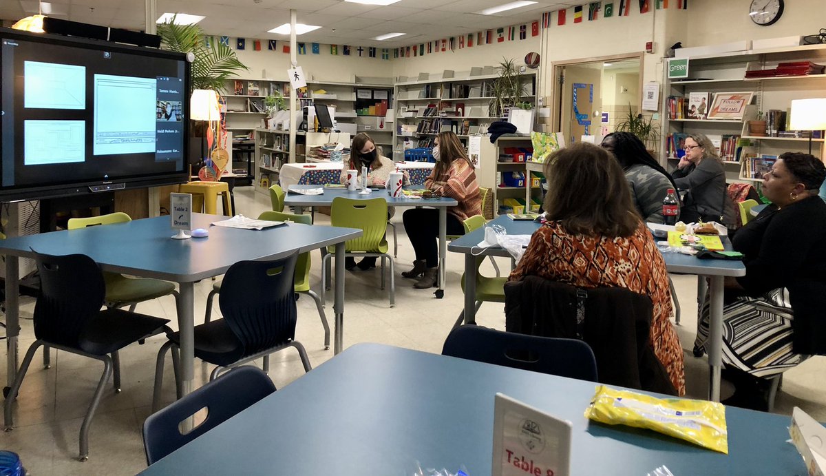EHELibrary's tweet photo. I love when our @EdHeightsES LMC can be used as space to bring people together to learn and grow! Thanks @TamtheAP for the opportunity to learn and your hospitality.
#EHESisLimitless
#EHESLMC
#BCPSLMS
#LearningAfterHours https://t.co/ZCeK800raa