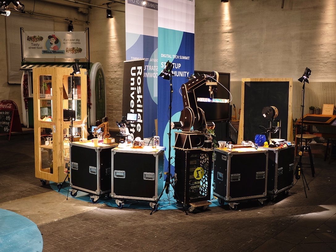 FabLabRUC's tweet image. FabLab RUC is at #DigitalTechSummit 2021 with #ThirdRoomRuc and @roskildeuni Open Entrepaneurship. We’re showing #RapidPrototyping #DigitalProductionTools and the #Humtek programme.