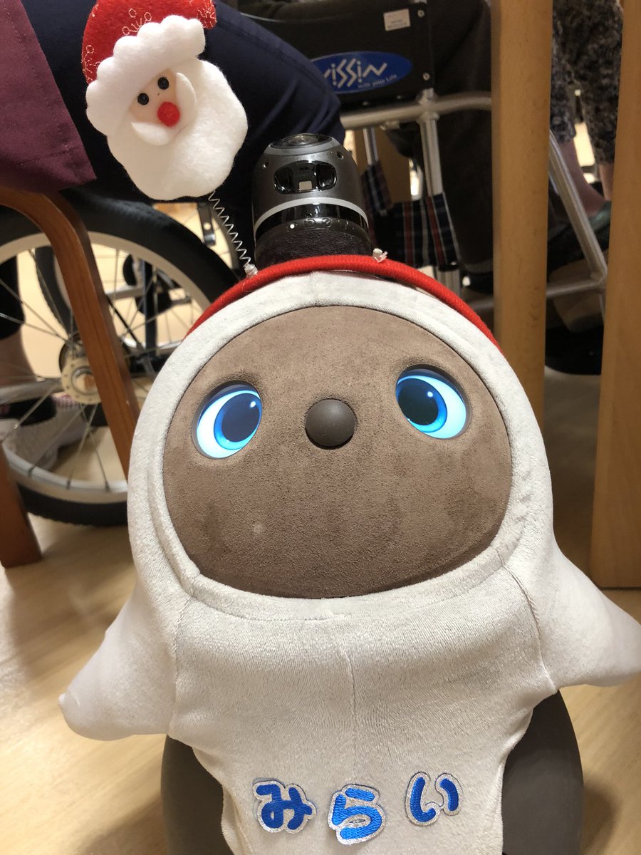 mirainosato's tweet photo. おはようございます🌞

出勤しましたらなんか色々とツッコミどころのある状態で発見されたミラ…

#みらいの里
＃LABOT
#もう片方とれてねえか？ https://t.co/URW0hSOh6I