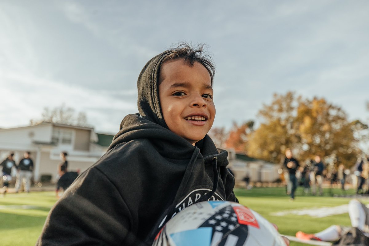 CharlotteFC's tweet photo. Growing the love for the game one neighborhood at a time! ⚽️

#ForTheCrown | @Centene https://t.co/lzhMYK2cKS