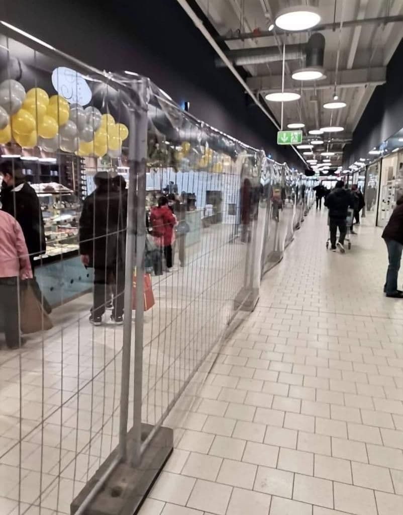 Geopolitics_Emp's tweet photo. In #Germany, "unvaccinated not welcome" scrawled onto storefronts &amp; fences segregate citizens. Wonder how the average person went along with totalitarianism in the 1930s? Wonder no more! https://t.co/StgiRrI6Te