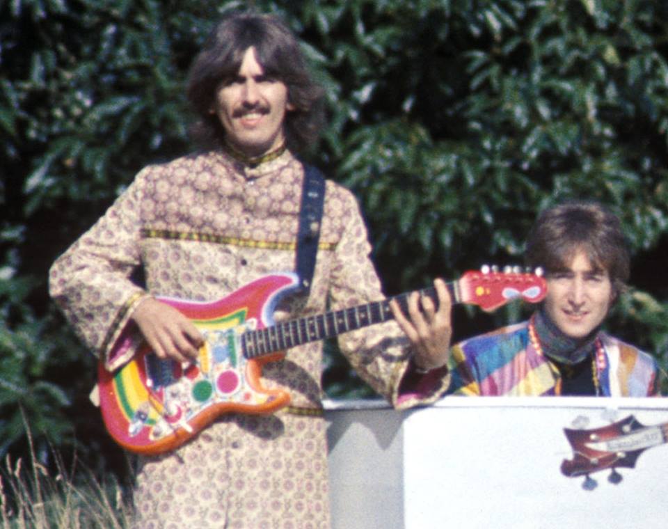 Barbara74048755's tweet photo. Definitely the best picture ever @HamillHimself holding the guitar 🎸 of  #GeorgeHarrison 🧡💚💜!!  
#TheBeatlesGetBack 
#MarkHamill https://t.co/OoKcGpjO2r