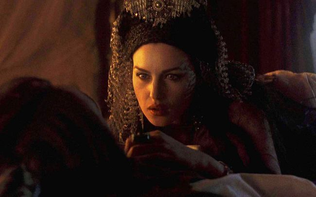 scumbelievable's tweet photo. my therapist: vampire monica bellucci rising out of the sheets in BRAM STOKER'S DRACULA can't turn you into a lesbian
vampire monica belluci rising out of the sheets in BRAM STOKER'S DRACULA: https://t.co/ca0Ywnjtfj