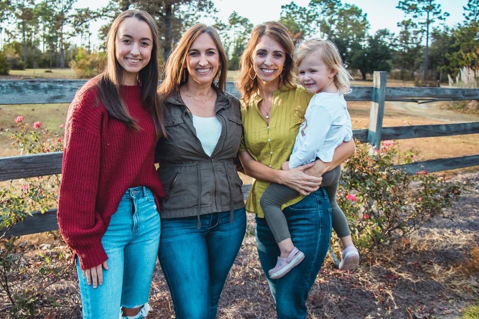 BKihnley's tweet photo. We had a great trip visiting my hometown in GA. Amazing weather, great food, lots of card-playing, Yahtzee, riding the golf cart, hunting…all the things 🥰💕☺️😍. Treasured time! https://t.co/tmtv7omOnx