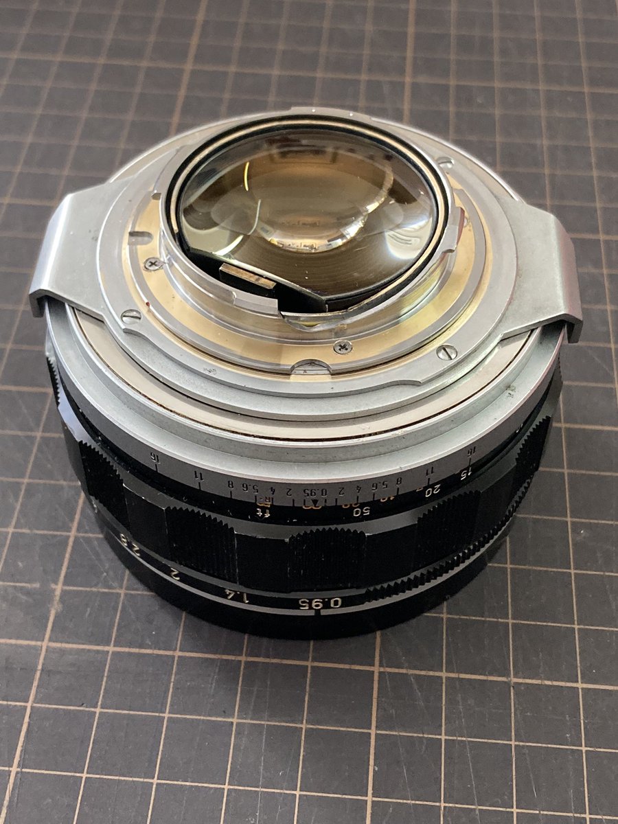 NOCTOJP's tweet photo. ��ャノン0.95玉のライカM改造(ミラーレス仕様)、外観を出来るだけ変えない方法でお受けしています。
#canonlens50mmf095
#oldlens
#modifiedlens
#leicam10 https://t.co/r1kp2Gi8hw