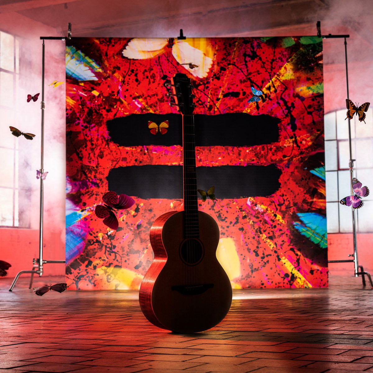LowdenGuitars's tweet photo. All will be revealed. 30/11/21 #edsheeran #sheeranguitars https://t.co/eMcLqbCra5