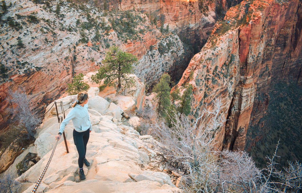 Got away from the golf course and found my way to Angels Landing at Zion NP this morning