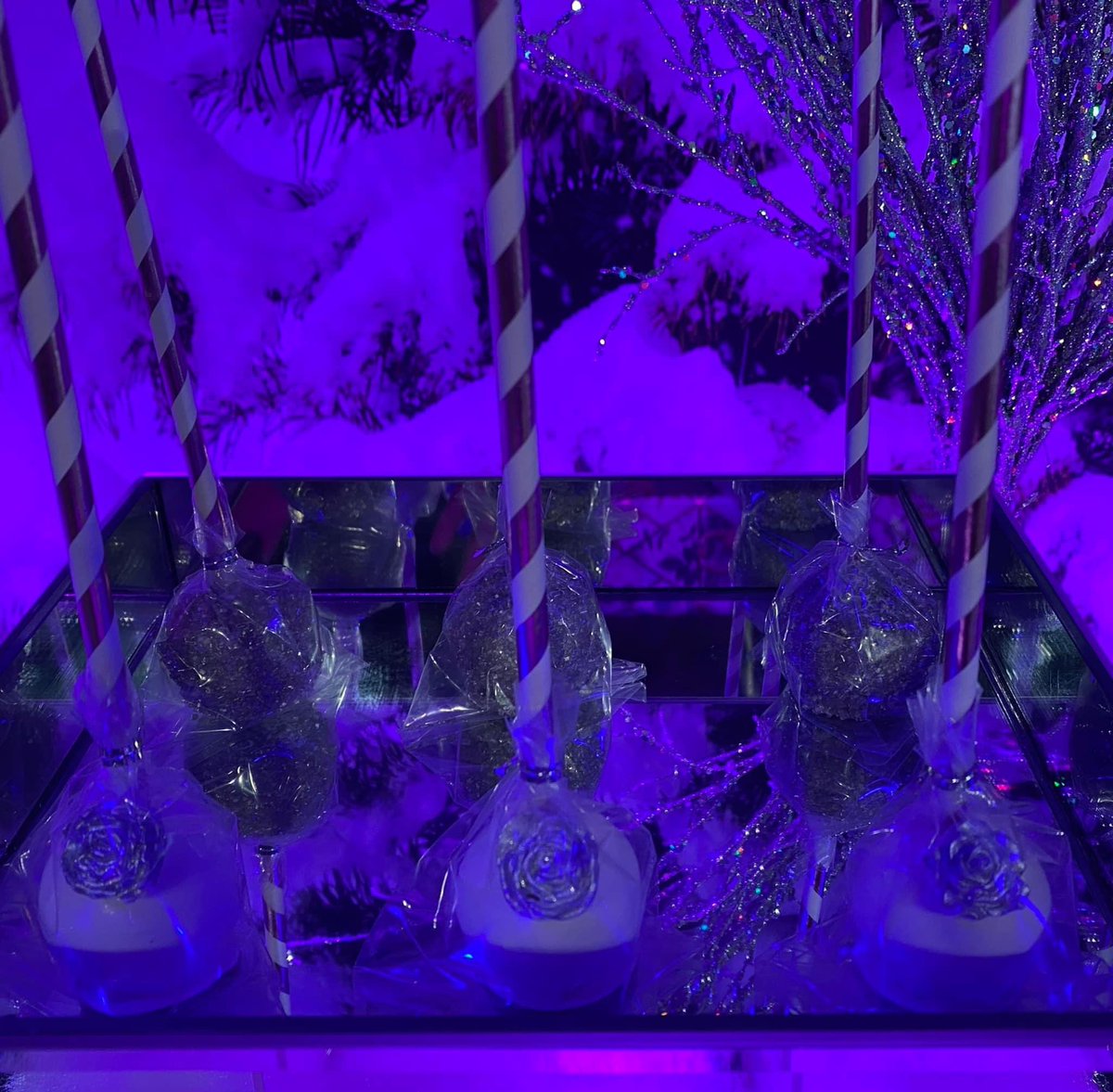 taebaebojangles's tweet photo. My baby shower was a success ❄️❄️ #Winterwonderland https://t.co/hZOHBvF4BB