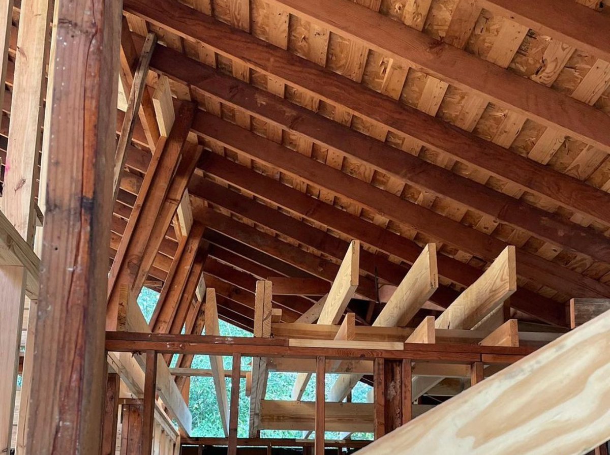 msrerealty's tweet photo. COMING SOON! 📍 5410 Spellman Rd, Houston, TX 77096

The renovations on this Westbury home are coming along quickly! This home is getting a second-story addition &amp; a totally new floor plan. We can’t wait to show the finished results!

Contact us to learn more at 832-224-3421 https://t.co/eaWARlB6MF