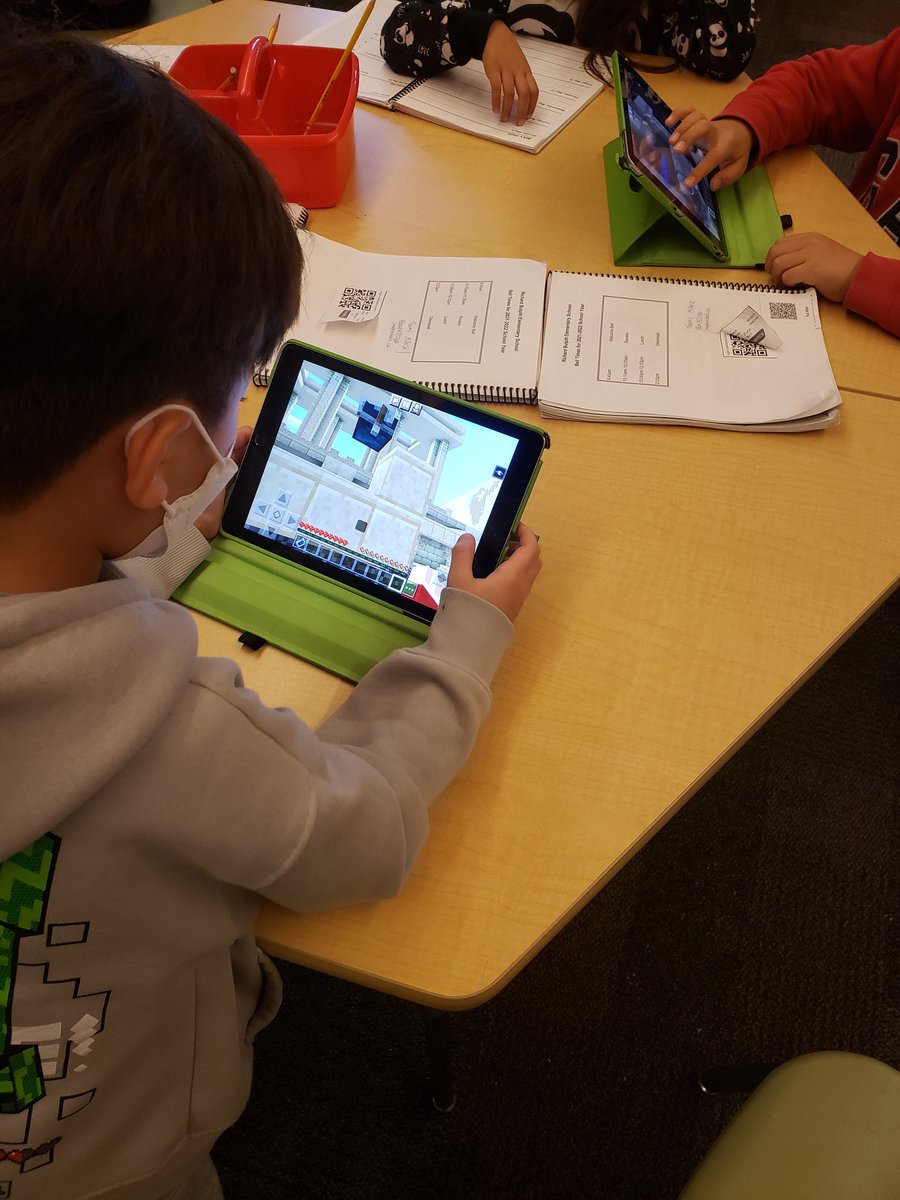 RBELibraryLC's tweet photo. Gearing up for hour of code week next week! Grade two students practicing problem-solving and critical thinking in Minecraft EDU.
#MinecraftEdu #adst #hourofcode #sd35 https://t.co/LfmKbDMt70
