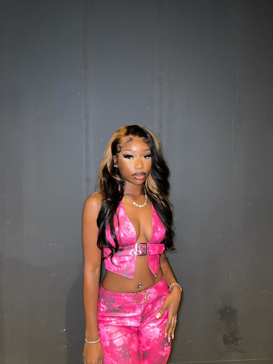 Just_1vy's tweet photo. the pinkprint https://t.co/u8QFvFaX9z