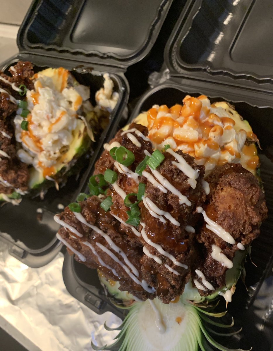 kiso_kitchen's tweet photo. 🚨Kiso’s Kitchen Family! 🚨
It’s Fineapple Bowl time! 
The Fineapple consists of fly rice (chicken, bacon, pineapple and peppers), Hawaiian Mac Salad, and kiso fried wings! DM us now to place a pre order for Sunday Dec 5! #AZExotics #AZFood #AZFoodies https://t.co/Sumj6ZvhA7