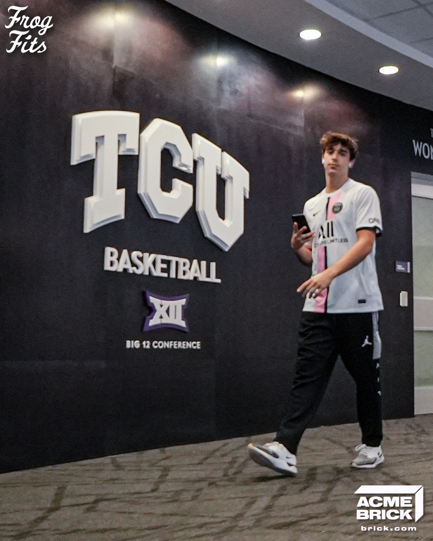 TCUBasketball's tweet photo. ππ»πΈπ° ππ²π½πΌ
#GoFrogs | #FrogFits https://t.co/NE18HdZ43n