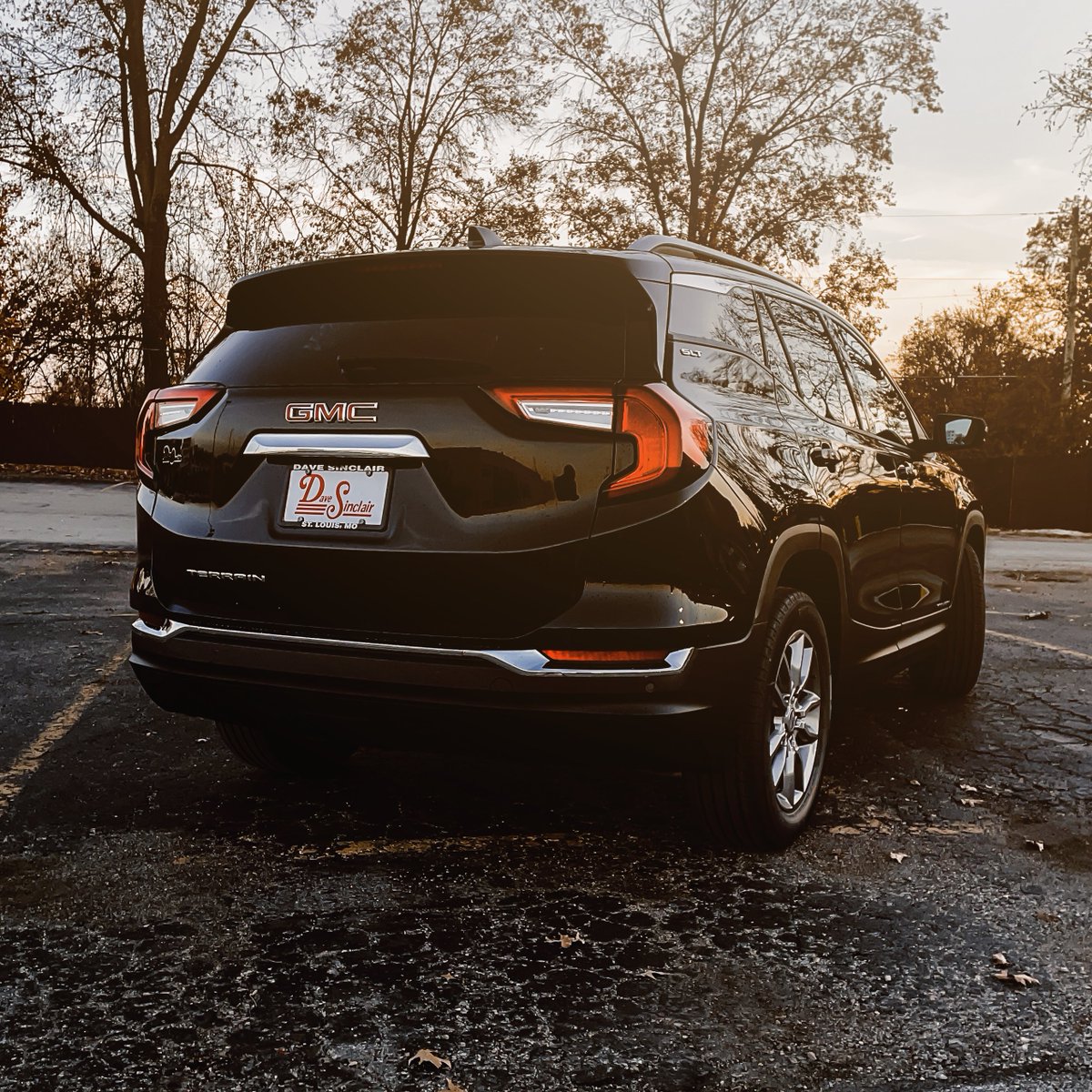 DaveSinclairGMC's tweet photo. The 2022 #GMC Terrain is finally here. 

And we have several in stock now. 

SHOP: https://t.co/BCXL8MVcJh https://t.co/n9fYzYAnjw