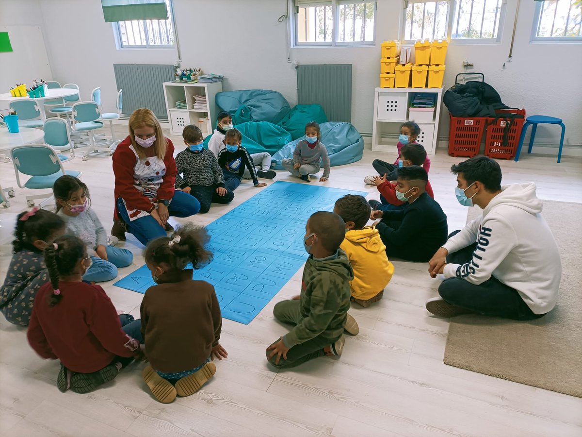 CEIPGumersindo's tweet photo. Primero de primaria @eli #otrasformasdeenseñar #aprendemosjugando #lectoescritura #maestrasqueinspiran https://t.co/Q69sMwPdvt