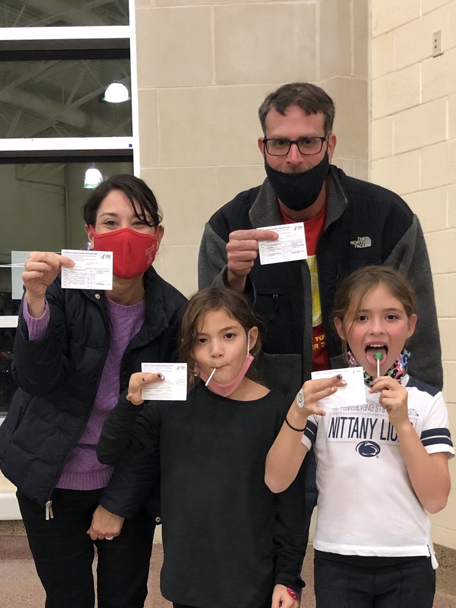 davidfreireich's tweet photo. Maybe the best holiday gift ever…(or at least for Hanukkah night 2)… A fully vaccinated Freireich family! #COVIDVaccination @sharonherri https://t.co/vviyWIYiak