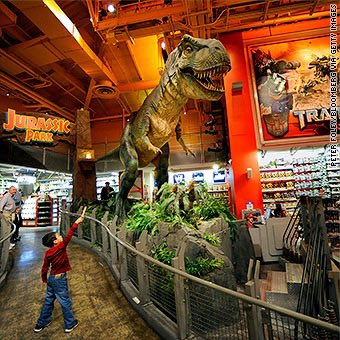 ShenaeCurry's tweet photo. We really witnessed the ideation, creation, rise &amp; demise of Toys R Us Times Square. 

What a time to be alive. https://t.co/sdssHDoO1F