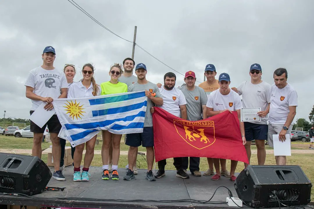 clubseminariouy's tweet photo. Revivamos el 𝑮𝑹𝑨𝑵 𝑬𝑵𝑪𝑼𝑬𝑵𝑻𝑹𝑶 𝑩𝑶𝑹𝑫𝑶 🤩🙌🏼

Gracias a todos por el hermoso domingo vivido, con mucho deporte, encuentros y emoción. 

El Encuentro Federico "Cuqui" Gutiérrez Chiaro fue como tenía que ser: repleto de espíritu Bordó, amistad y buena energía. https://t.co/lndmRAVWfK