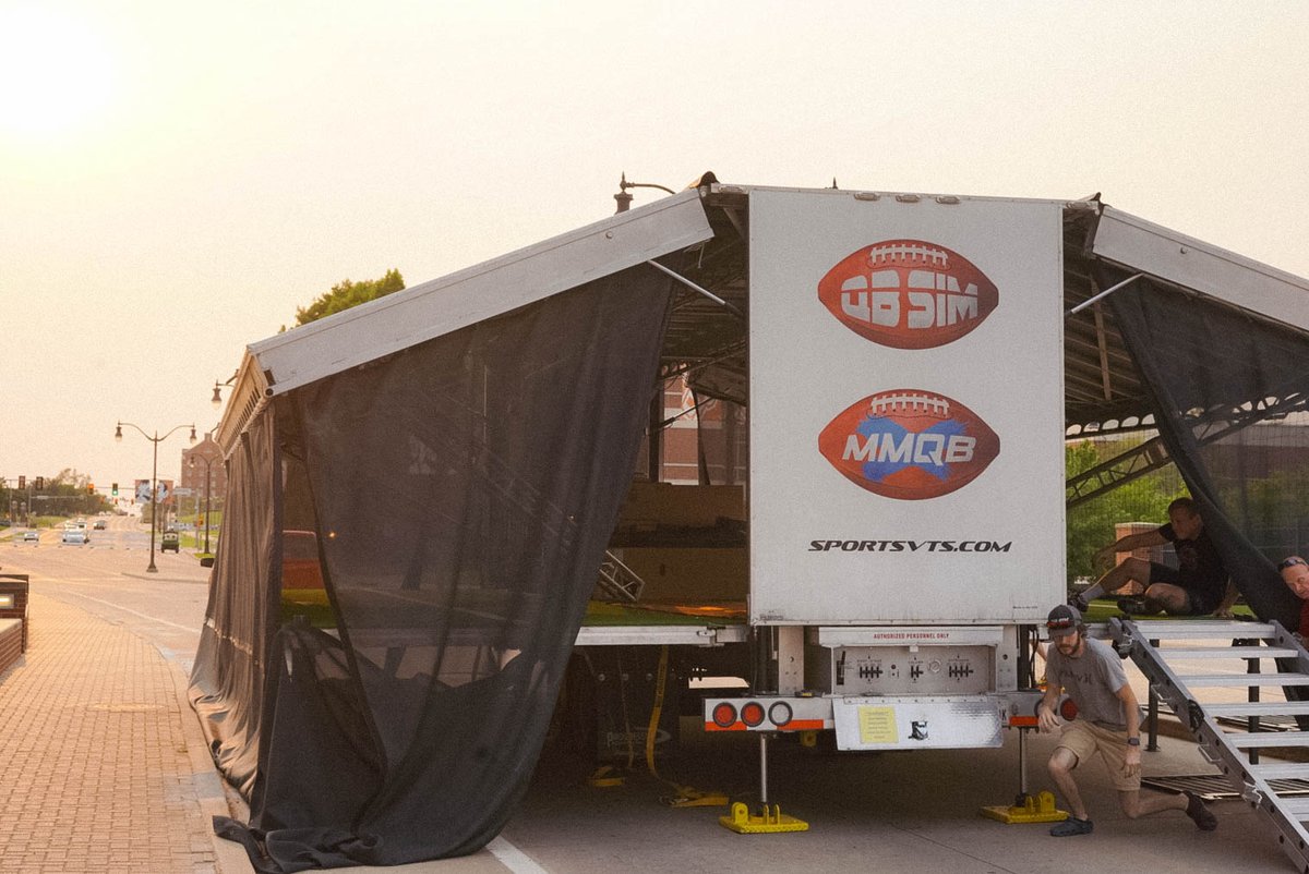 SportsVTS's tweet photo. Promote your #brand with our Mobile Unit! This #footballseason we displayed @AirRaiderElite‘s #branding in &amp; out of the SIM. #AirForce reps also collected leads when fans tried the #MMQB #VR sim!

Looking to know more? https://t.co/5i0OEtgR7A
#FootballFans #GameDay #AirRaid https://t.co/HkEv2T4vEV