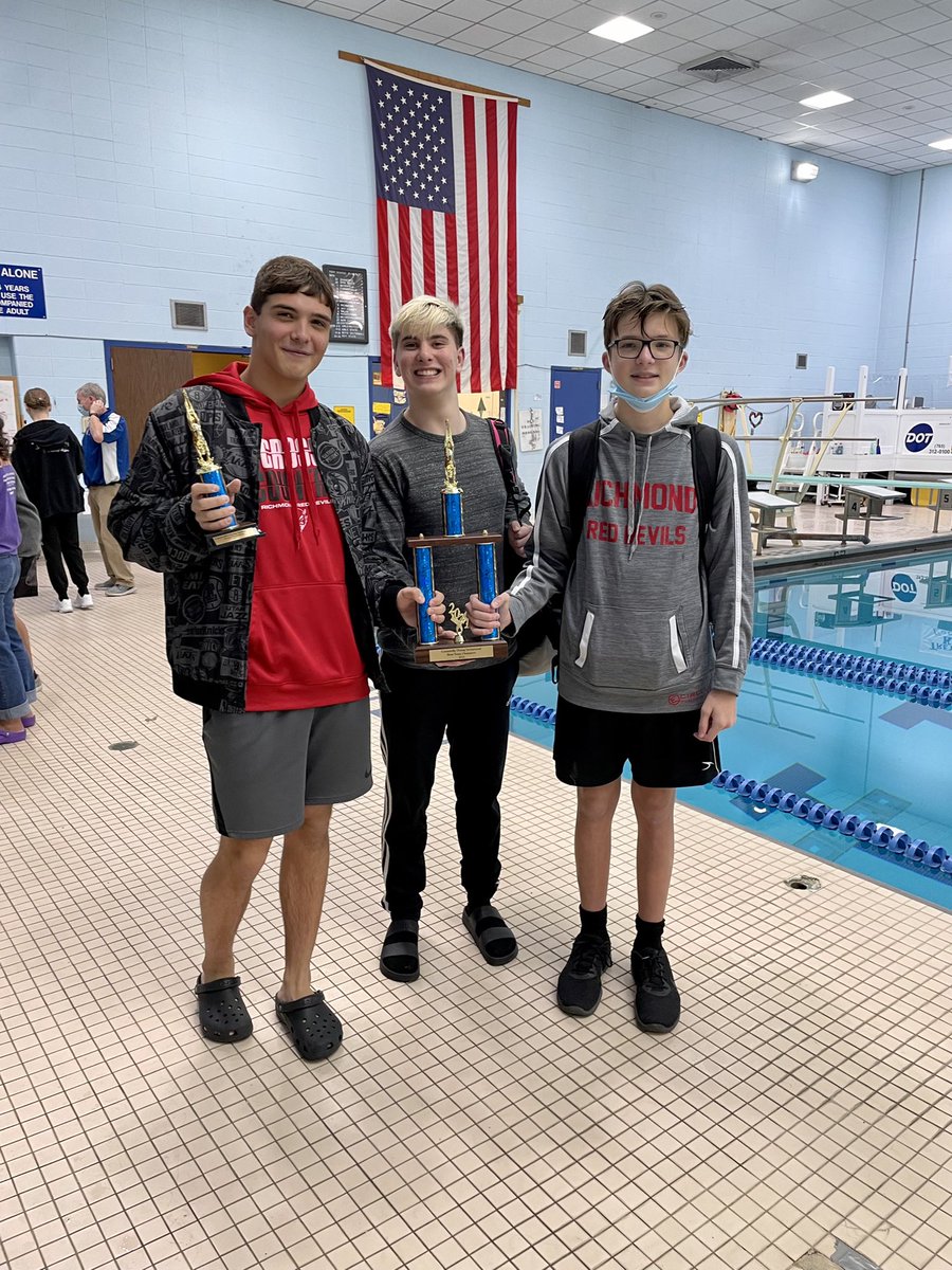 Boys Team Won the Centerville Invite! 😃🏆Lorenzo Nicoli 1st place finish; Jaxin Bohn 3rd place finish, &amp; Brodie Morken 5th place finish! 😃👹🏊🏻‍♂️