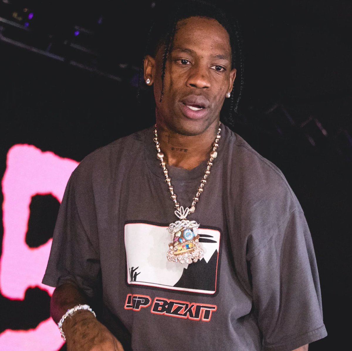 Complex's tweet photo. The family of 9-year-old Ezra Blount, the youngest victim in the Astroworld tragedy, has declined Travis Scott’s offer to cover their funeral expenses. 

More: https://t.co/43wfcOROPa https://t.co/3Y12Gft4Uh