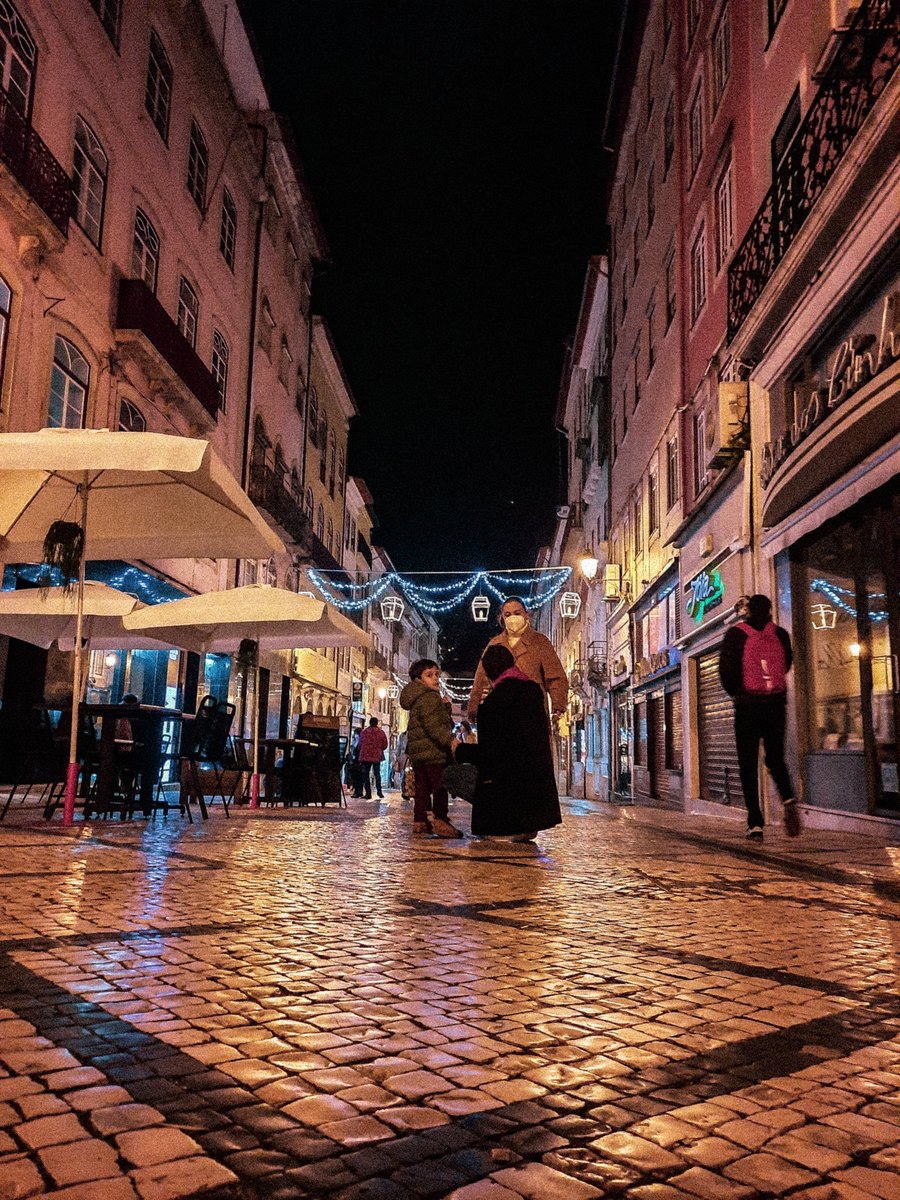 Xaviisantos8's tweet photo. Christmas in downtown ☃️ https://t.co/RYLOwIW0hJ