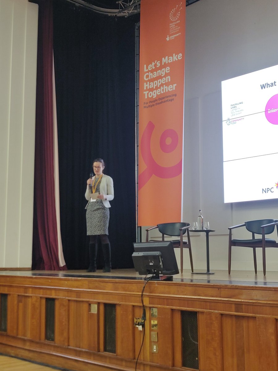 FL_LSL's tweet photo. Brilliant to have the FLLSL research and learning partnership on stage to present key findings.

@RuthAtkinson2 @s_solley and Margery explain the tools they used to gather more insight.

@NPCthinks @ItsGroundswell @CRESR_SHU 

#LMCHT

System map below 👇
https://t.co/AU9MSm13a2 https://t.co/j0ZtCf5LXQ