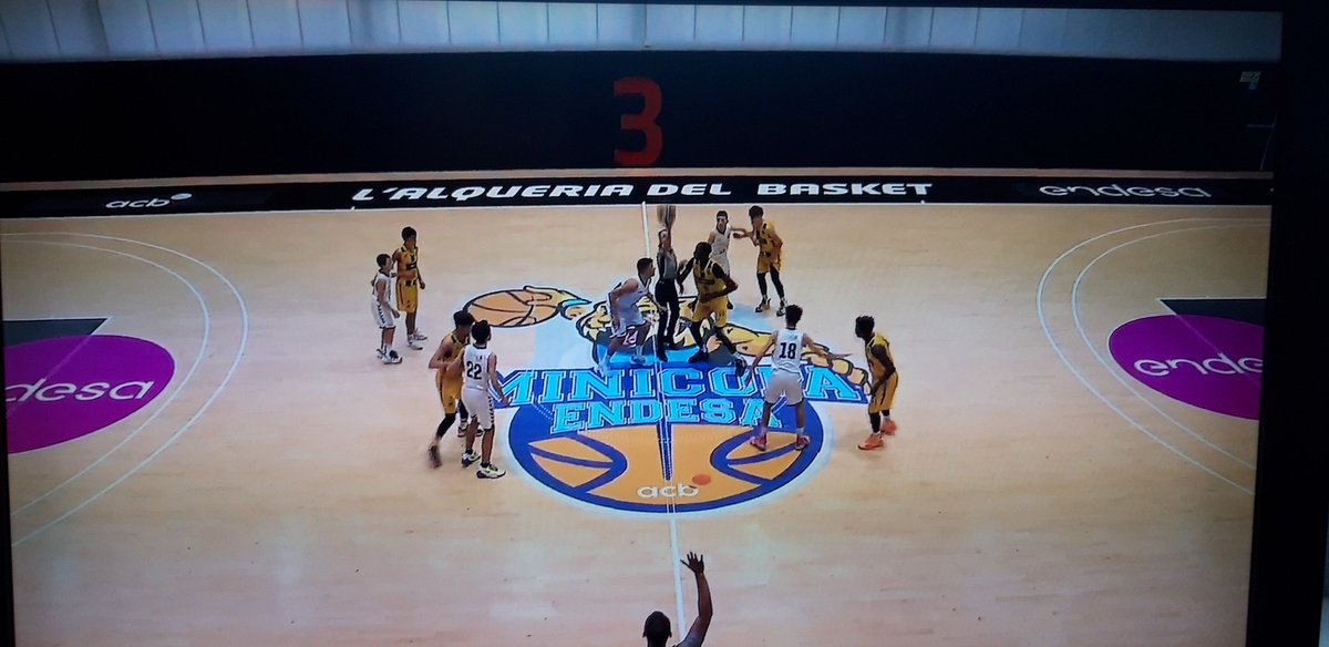 DavidDeudal's tweet photo. 🏀🇦🇩Aquest mati ha tocat partit complicat...
A la tarda l'esforç definitiu, i a competir fins al final💪
Som-hi nois @morabancandorra @igmasamgmt
Seguim creient i lluitant @x_isern  
#MaiPor
#SomUnPais https://t.co/q5ZafdaleQ