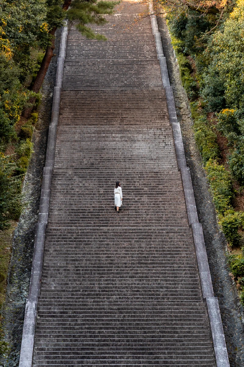 逆にチャレンジ精神がくすぶる！？京都には心が折れそうなほど長い階段があるｗｗ