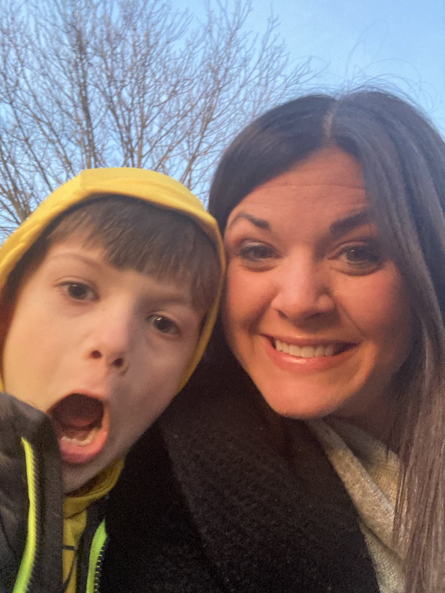 4dayspring's tweet photo. LaGrange, Ky. Beautiful sunsets, horse country, and my favorite people https://t.co/xWSonscvae