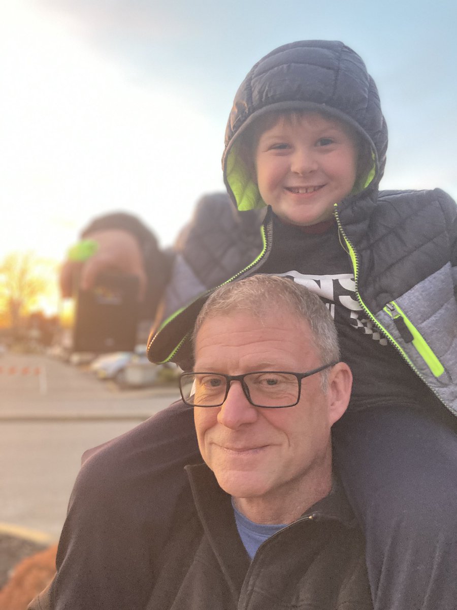 4dayspring's tweet photo. LaGrange, Ky. Beautiful sunsets, horse country, and my favorite people https://t.co/xWSonscvae
