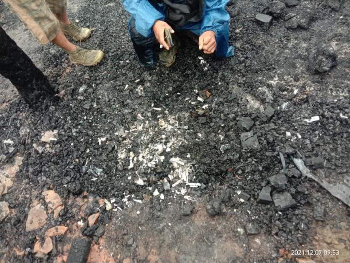 Tw // sensitive content
The 24-year-old Lal Ro Mawi who was abducted on Dec4 in Tanphyo village, Kale town, was used as human shield, killed and burned his body into ashes, by SAC terrorists. 

#Cambodia_RejectTerrorists #Dec7Coup #WhatsHappeningInMyanmar