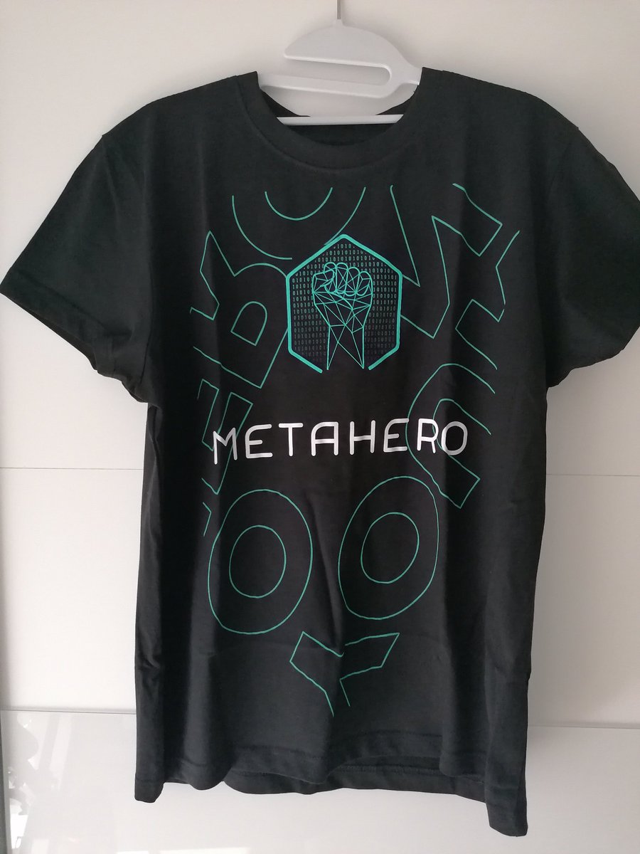 urdlef's tweet photo. @AdrianAdriione Hoy me ha llegado el regalo, es preciosa la camiseta . Gracias de nuevo https://t.co/JsHVbyTPsS