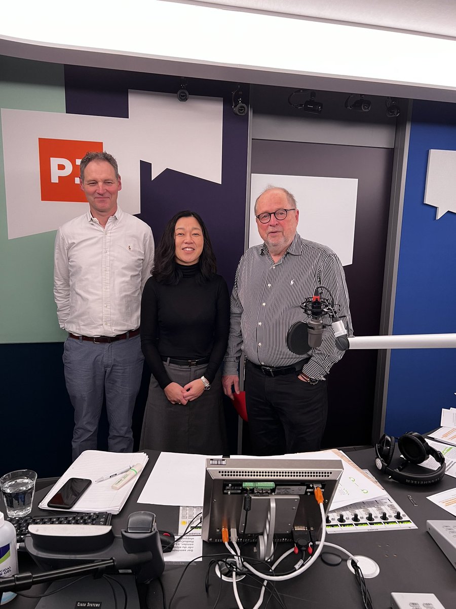 ChoiTine's tweet photo. Omikron giver øget global ulighed. De rige lande har styrken til at tage kampen op, mens udviklingslandene bliver ramt hårdt af nye restriktioner. Det talte jeg med @GramSwg, Flemming Konradsen og @Ulla_Tornaes  om i #Verdenifølgegram #dkmedier https://t.co/e8zpK0UaT8