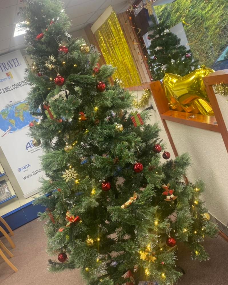 LiphookTravel's tweet image. We put our Christmas Tree up yesterday!
🎄🎄🎄🎄🎄🎄🎄🎄🎄🎄🎄 #Christmas2021 #christmasiscoming #liphook #Hampshire