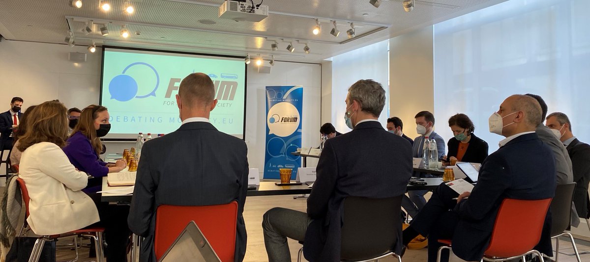 ForumMobility's tweet photo. Regarding the Alternative Fuels Infrastructure Regulation, are proposal provisions ambitious enough when it comes to interoperability & smart charging?
Key stakeholders are #DebatingMobility today at @ForumMobility.
#AFIR https://t.co/F9tIn1Lw2t