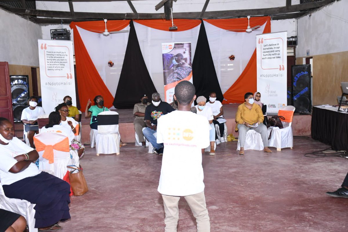 Z3ituna's tweet photo. Young people are the key changemakers/change agent to influence and advocate for safer environments /places for women to thrive without violence #NdotoHalisi #OfDreamsAndWhatever @UNFPAKen @DreamsWhatever @YouthActKE https://t.co/zMyu2PHqcH