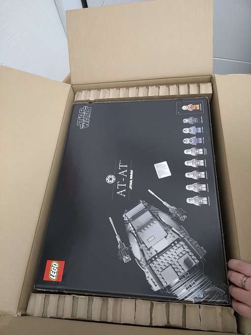 Ok, Christmas gift arrived!!! Do you love #Lego as I do????  #75313 #atat #legostarwars https://t.co