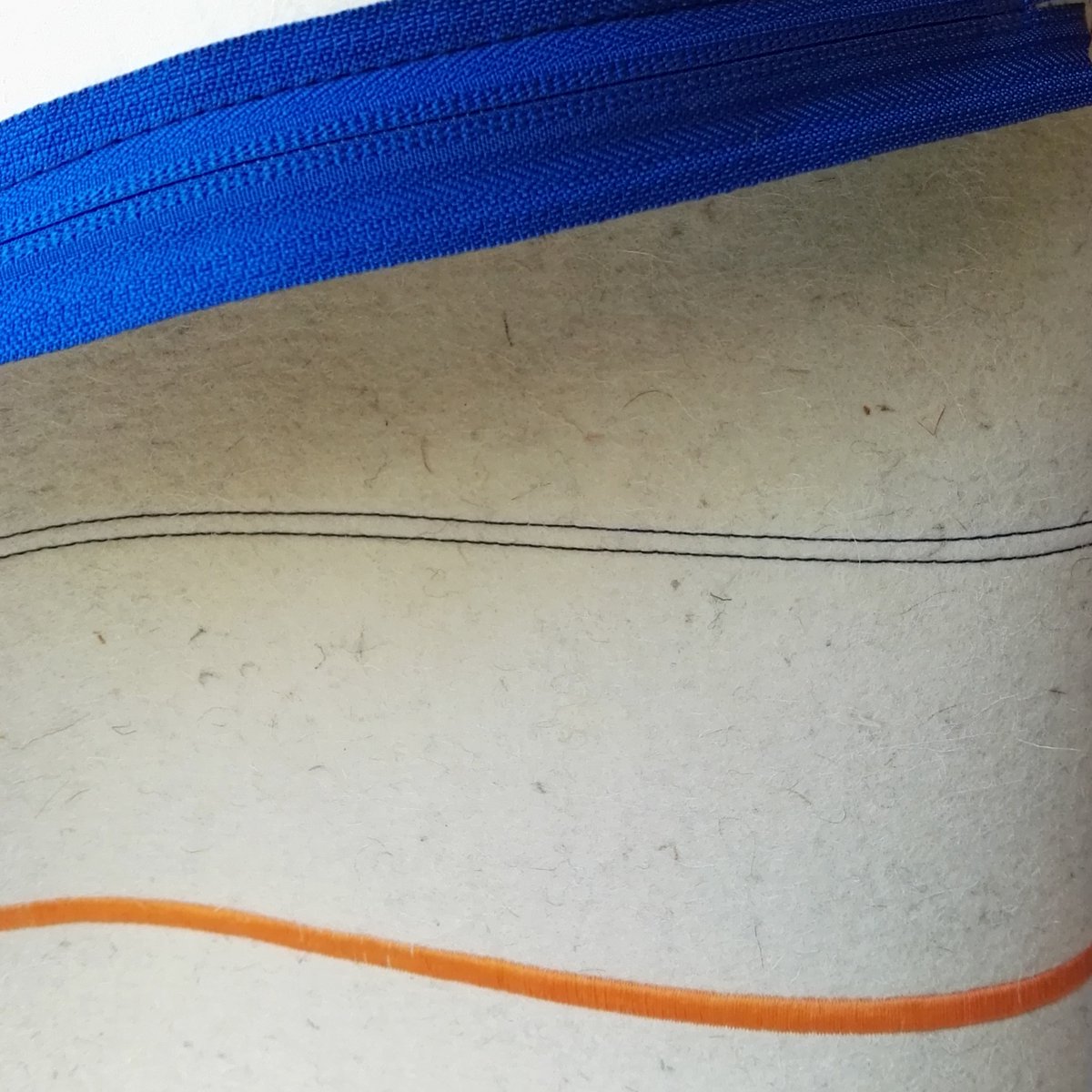 Stiksels!
Weet jij dat wij niet alleen verstand van het juiste vilt maar ook kennis binnen ons bedrijf hebben op het gebied van stiksels en garen? 

Wij geven je graag advies over het beste vilt, stiksel en garen voor jouw toepassing. 
#stiksel #opmaat #vilt #industrie #eurofelt