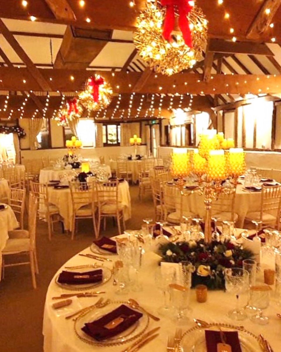 RBFloralDesign's tweet photo. A magical Christmas wedding @thereidrooms 

#thereidrooms #christmas #christmaswedding #christmasmagic #leadenroding #essexflorist #rbfloraldesign https://t.co/hTMSYvnCci