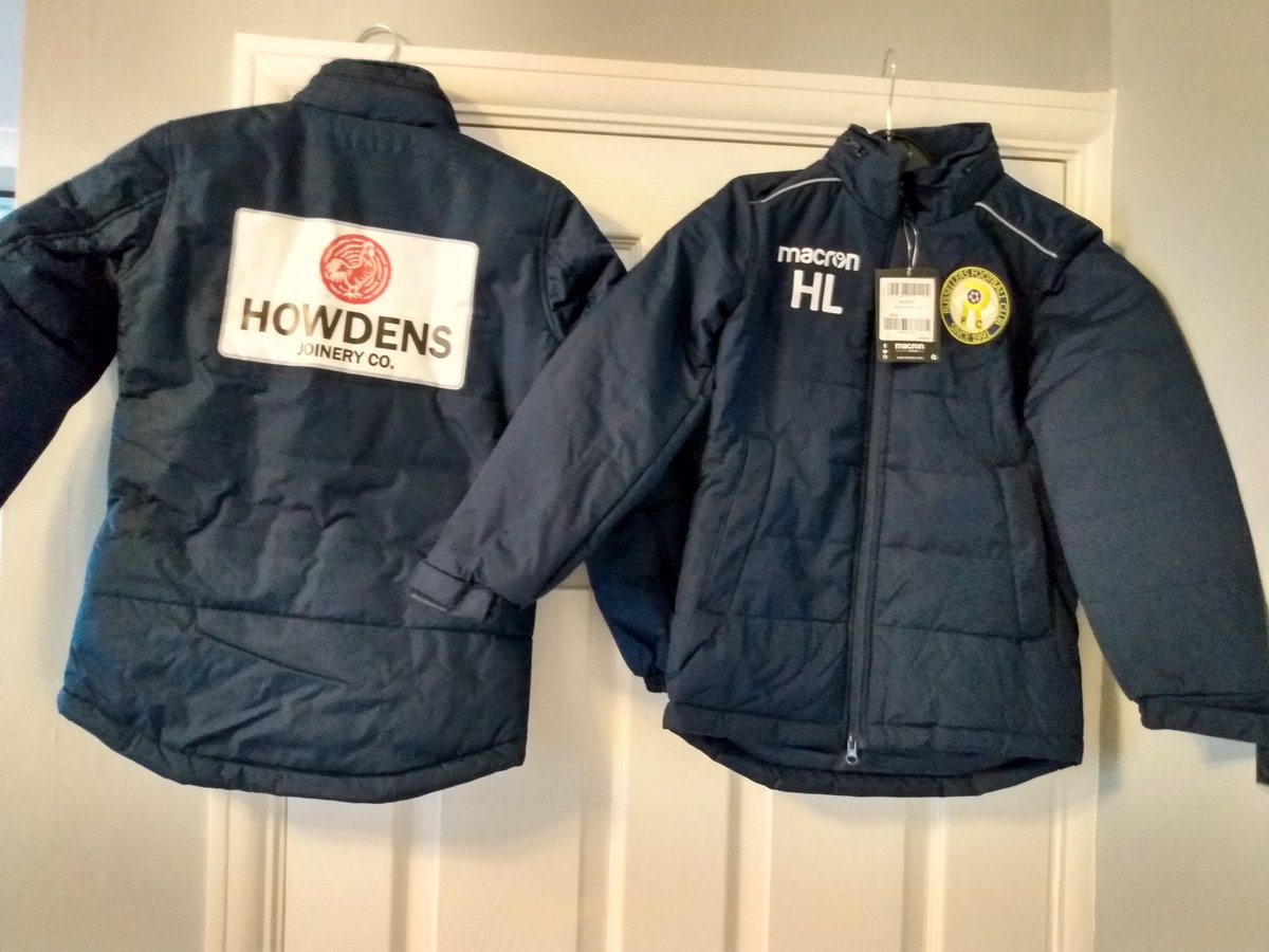 RussellersFC's tweet photo. Under 7 yellows jackets thanks to sponsor Howdon Joinery for their support @RussellersMini https://t.co/8mHsvP8xVc